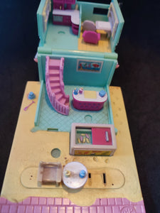 Café Polly Pocket