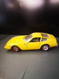 voiture miniature ferrari 1/24 majorette