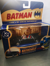 Charger l&#39;image dans la galerie, voiture miniature corgi batman , batmobile 1960, 1/43
