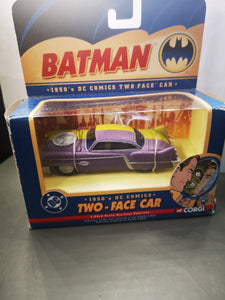 voiture miniature corgi Batman  two- face car de 1950,1/43