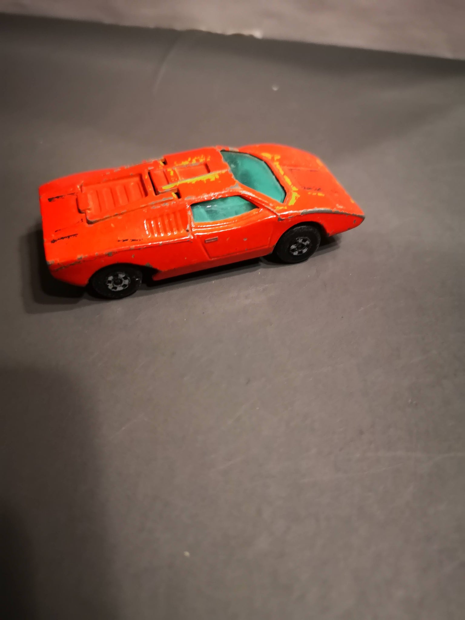 Petite voiture Majorette Lamborghini Countach Rouge