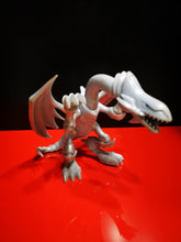 Charger l&#39;image dans la galerie, Figurine  YU- GI -OH blue eyes white dragon
