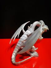 Charger l&#39;image dans la galerie, Figurine  YU- GI -OH blue eyes white dragon
