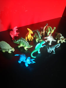 Lot de 12  figurines safari dinosaures