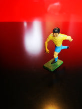 Charger l&#39;image dans la galerie, Figurine starlux de football
