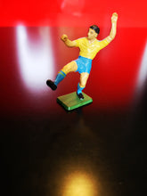 Charger l&#39;image dans la galerie, Figurine starlux de football
