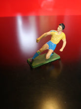 Charger l&#39;image dans la galerie, Figurine starlux de football
