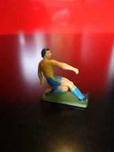 Charger l&#39;image dans la galerie, Figurine starlux de football
