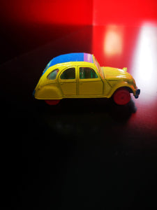 Véhicule miniature Citroën 2cv