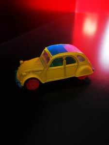 Véhicule miniature Citroën 2cv