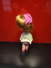 Charger l&#39;image dans la galerie, Petite poupée Mattel
