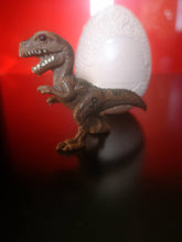 Charger l&#39;image dans la galerie, Figurine baby Jurassic  park
